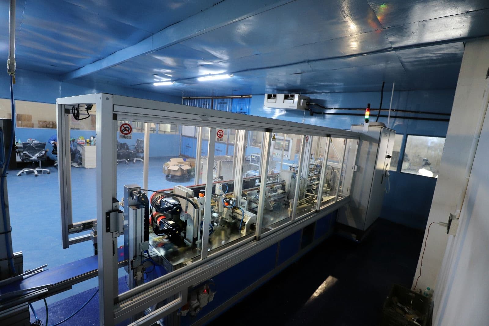 Assembly cell: another view of the station